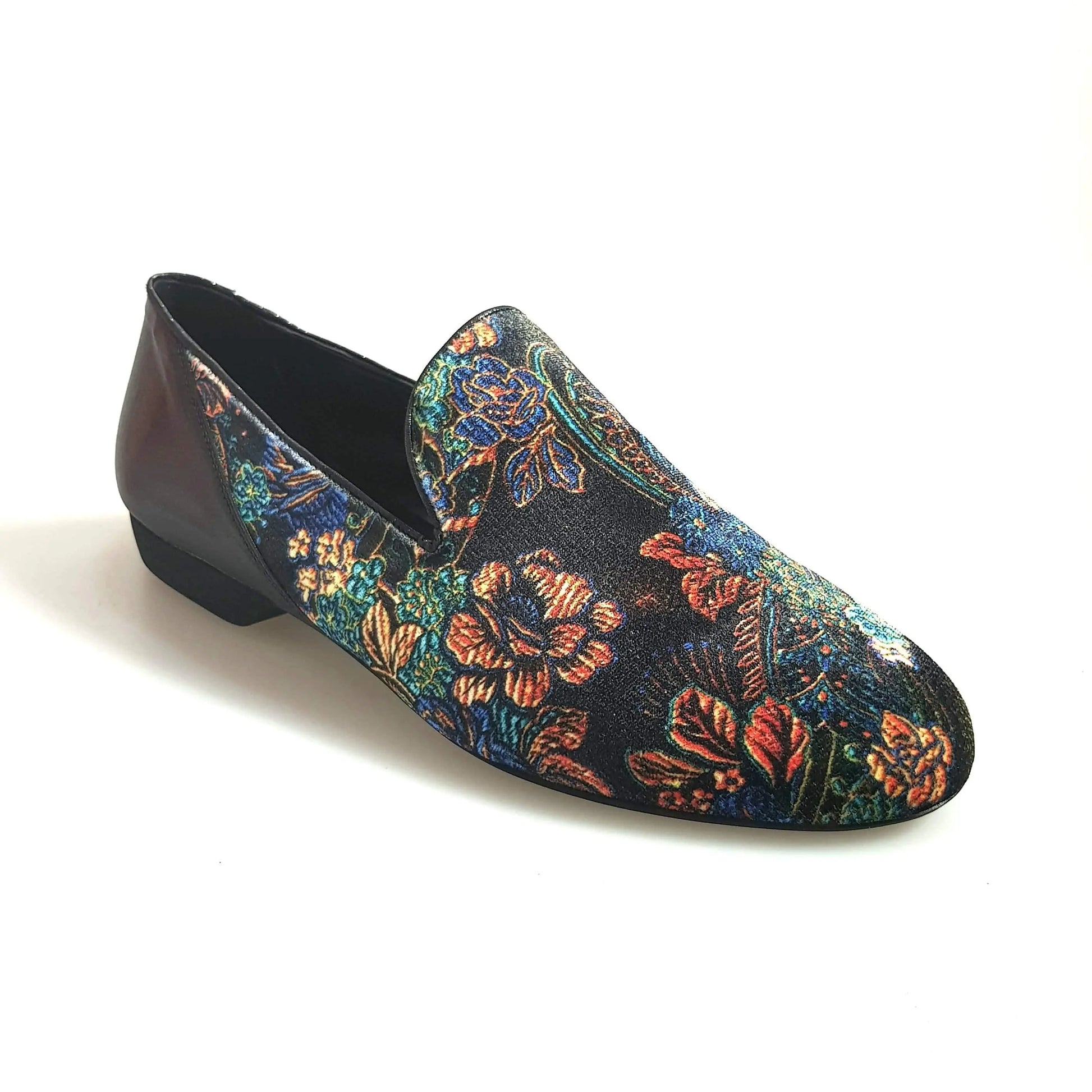 Mocassino da uomo Serse (800B) in velluto nero lavorato e tallone in lurex nero, stile fiorato, di Wish Dance Shop.