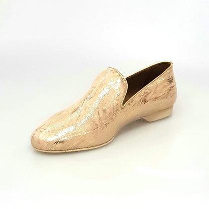 Scarpa mocassino da uomo in pelle lavorata stile Orly oro, elegante e raffinato, con dettagli di alta qualità.