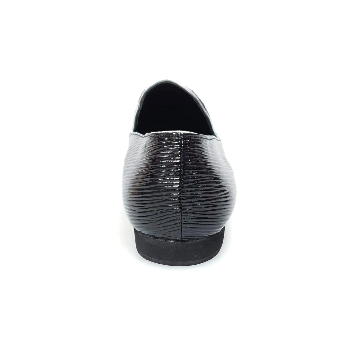 Scarpa mocassino da uomo in paglia nera con suola in gomma, elegante e comoda, perfetta per look estivi e casual.