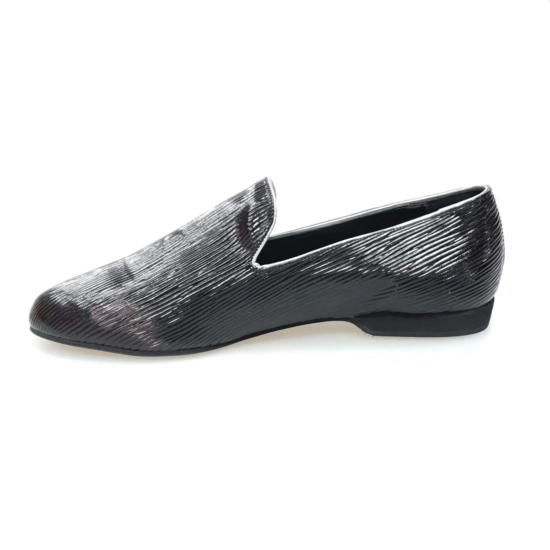 Scarpa mocassino uomo in paglia nera con suola in gomma, stile casual e comfort, marca Wish Dance Shop.