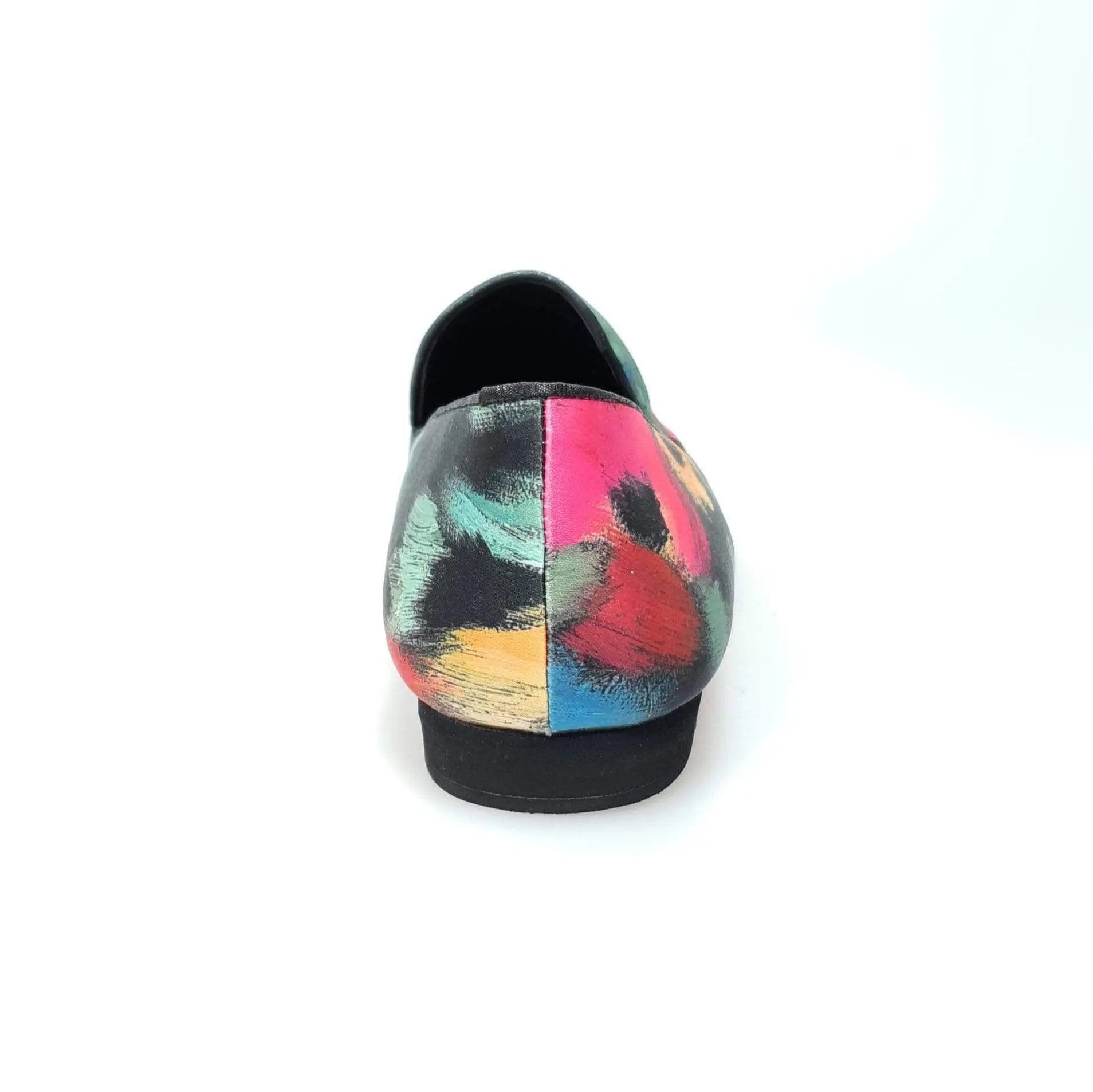 Mocassino da uomo Serse Iris Black in stile Picasso nero, scarpa elegante in pelle con dettagli artistici, marca Wish Dance Shop.