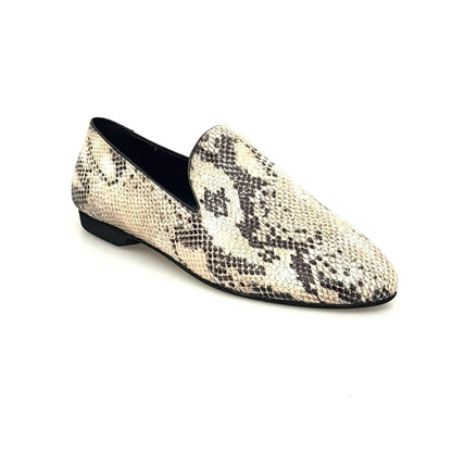 Scarpa mocassino da uomo Wish Dance Shop in pitone beige, elegante e elegante, con dettagli in pelle e suola robusta.