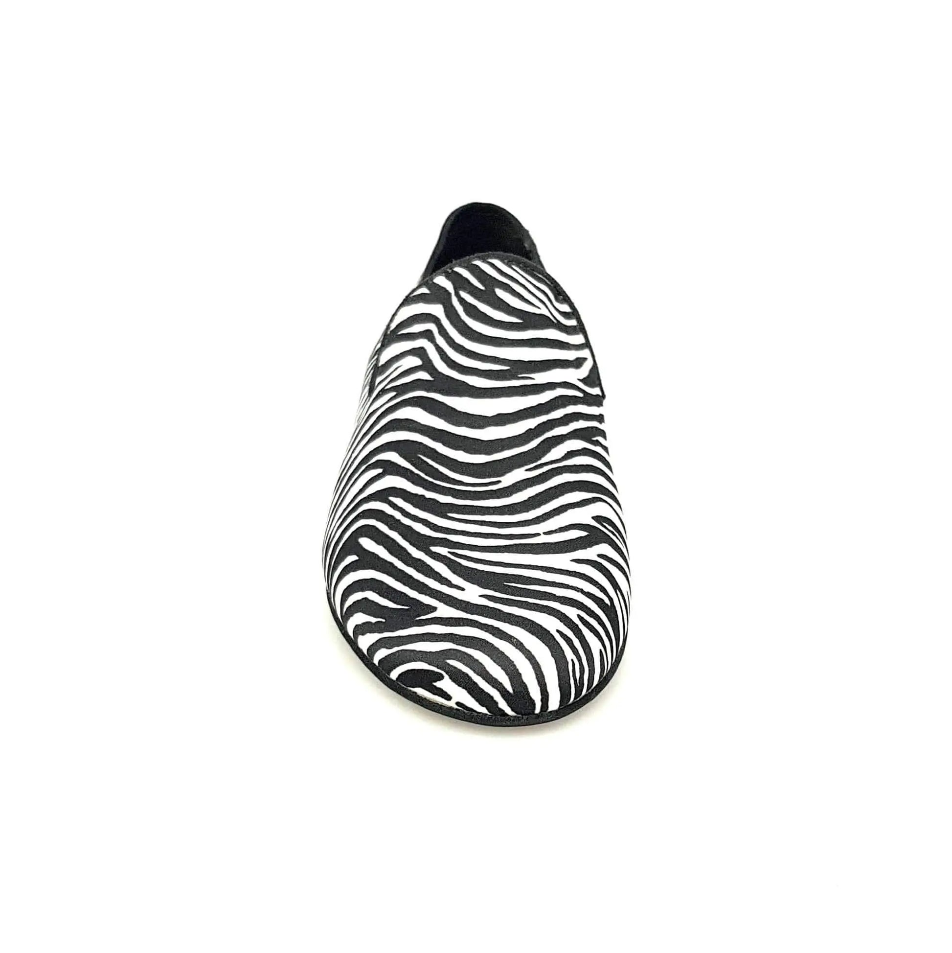 Scarpa mocassino da uomo Serse (800) in raso di seta zebrato, stile elegante e sofisticato, marca Wish Dance Shop.