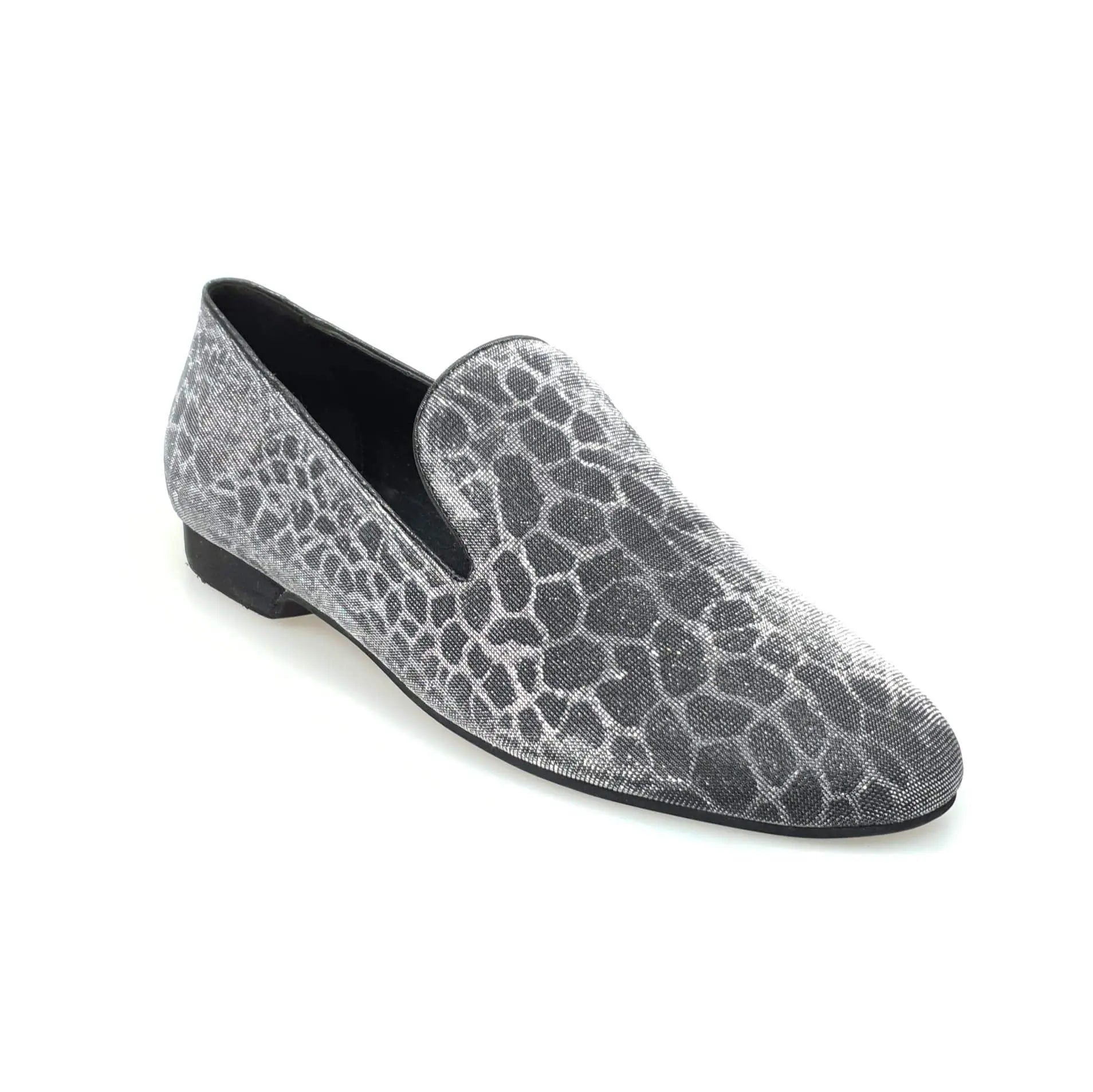Scarpa mocassino da uomo Serse (800) in tessuto Sunseet Carbon, stile elegante e moderno, con dettagli lavorati.