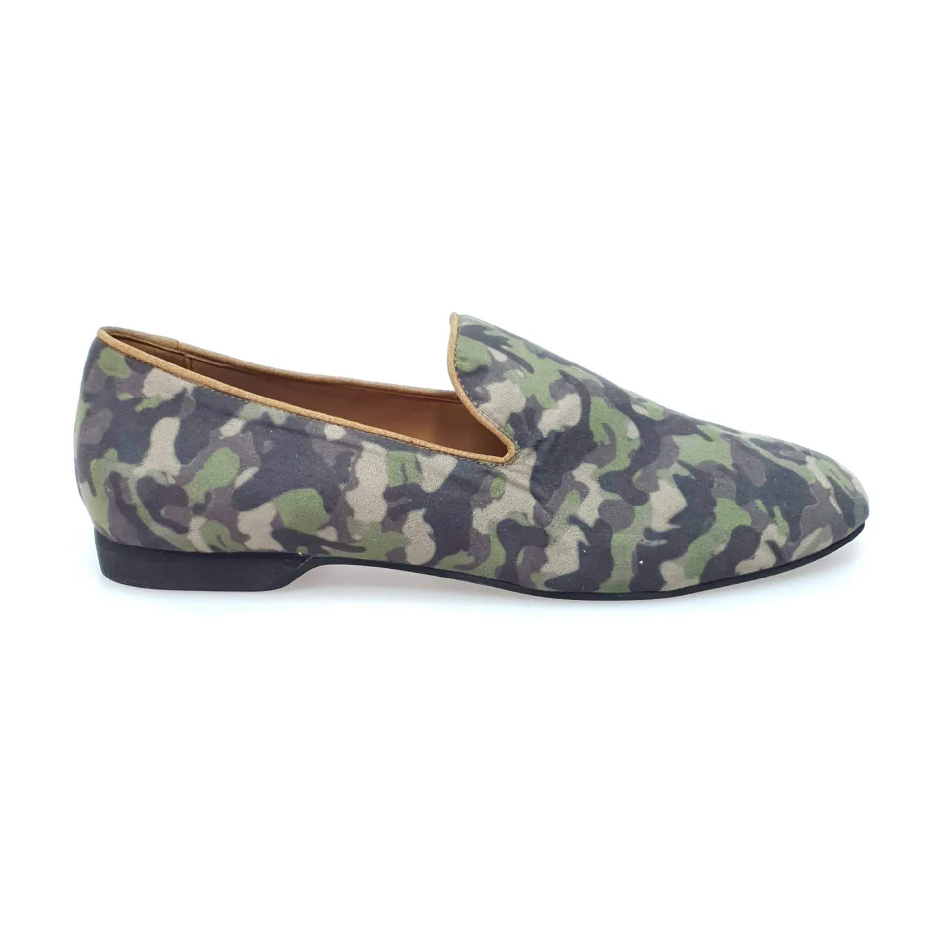 Mocassino da uomo Serse (800) in tessuto mimetico Marines, scarpa Wish Dance Shop con suola bianca e design militare.