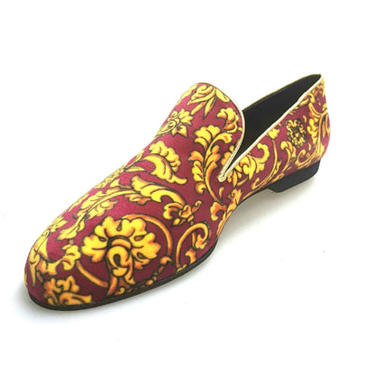 Mocassino da uomo Serse (800) in velluto Tudor magenta, scarpa elegante con dettagli lavorati, di Wish Dance Shop.
