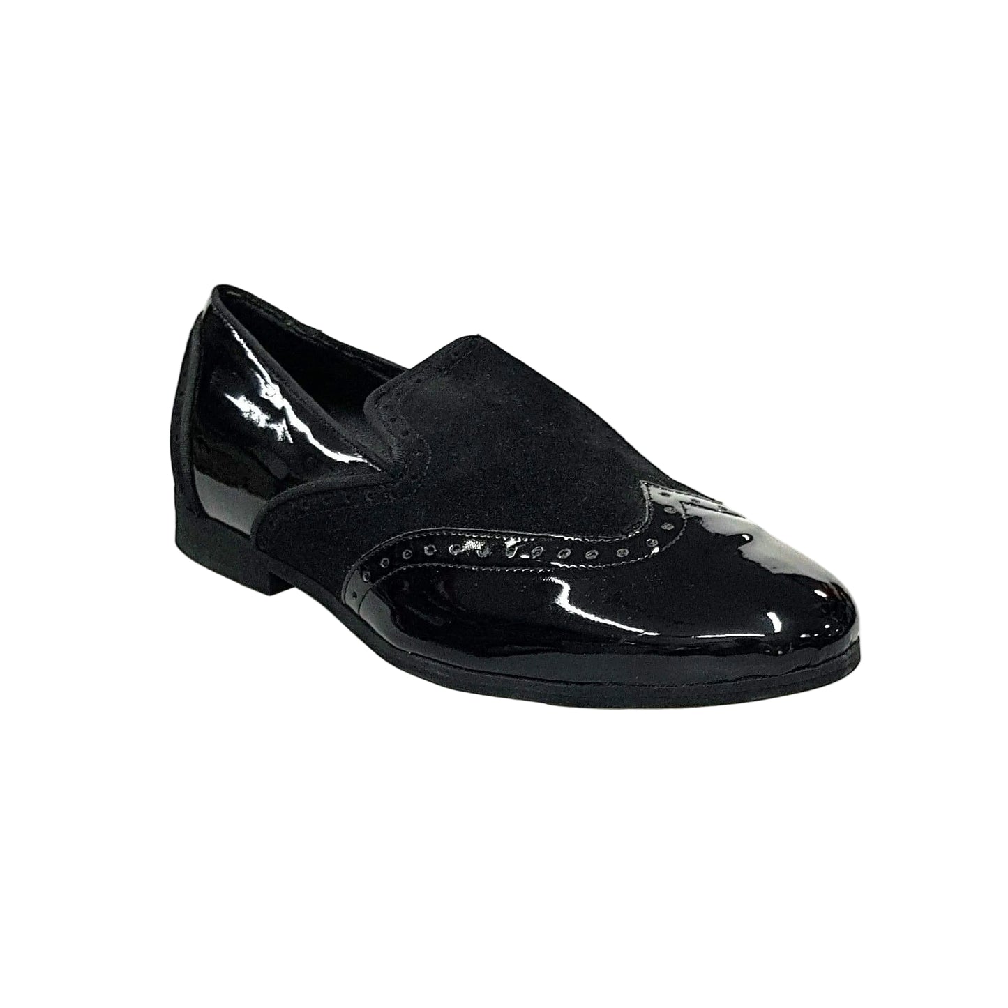 Mocassino uomo in vernice nera e camoscio nero, stile classico, con suola in gomma e dettaglio elegante.