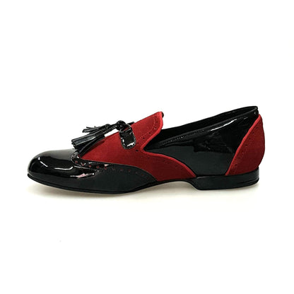 Mocassino da uomo Morgan in vernice nera e camoscio rosso, elegante con dettagli in pelle lucida e morbido rivestimento interno