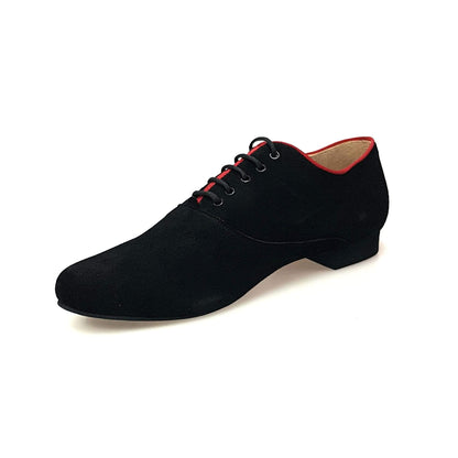 Scarpa da uomo Milano KIZMI Oxford in camoscio nero con profilo rosso e ricamo rosso, forma tonda, stile elegante.