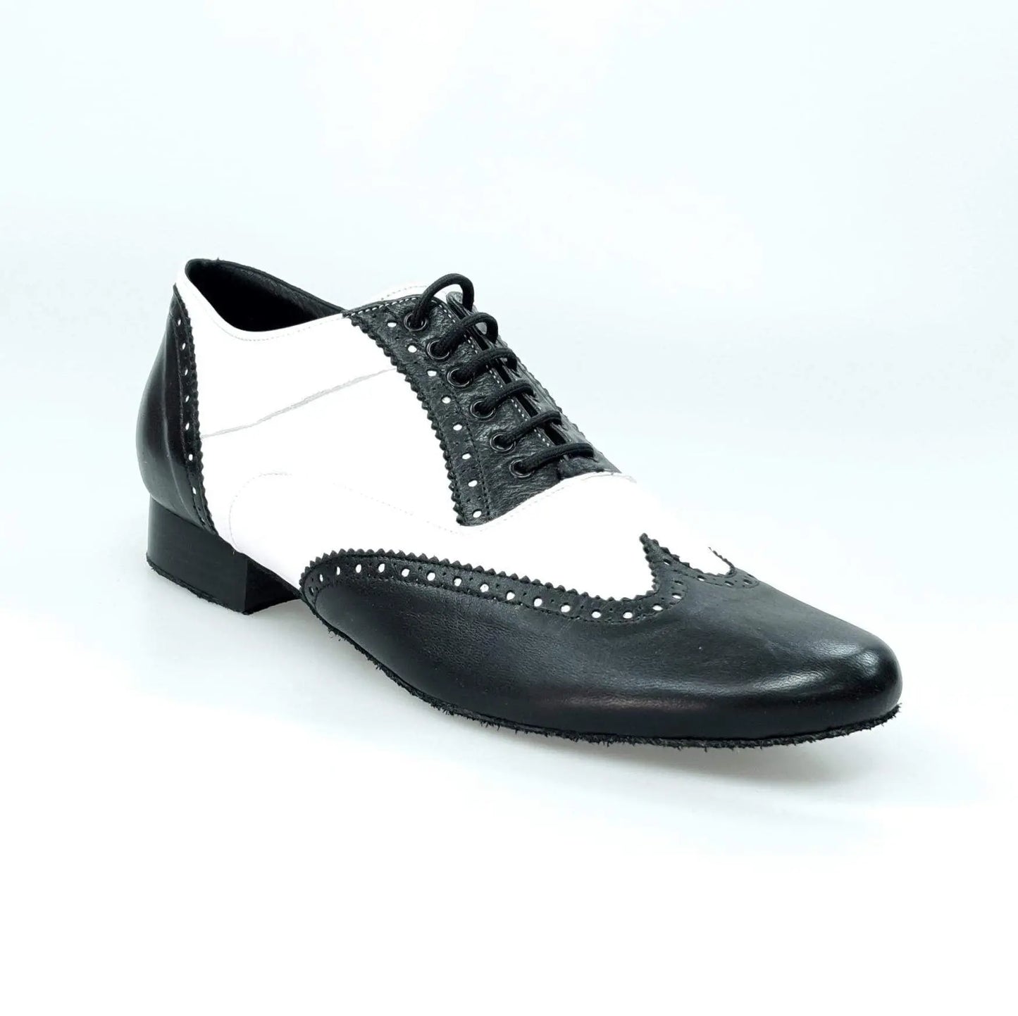 Scarpa Oxford Brogue Adone MS14 in pelle nera e bianca con forma tonda, stile stringata coda di rondine, marca Wish Dance Shop