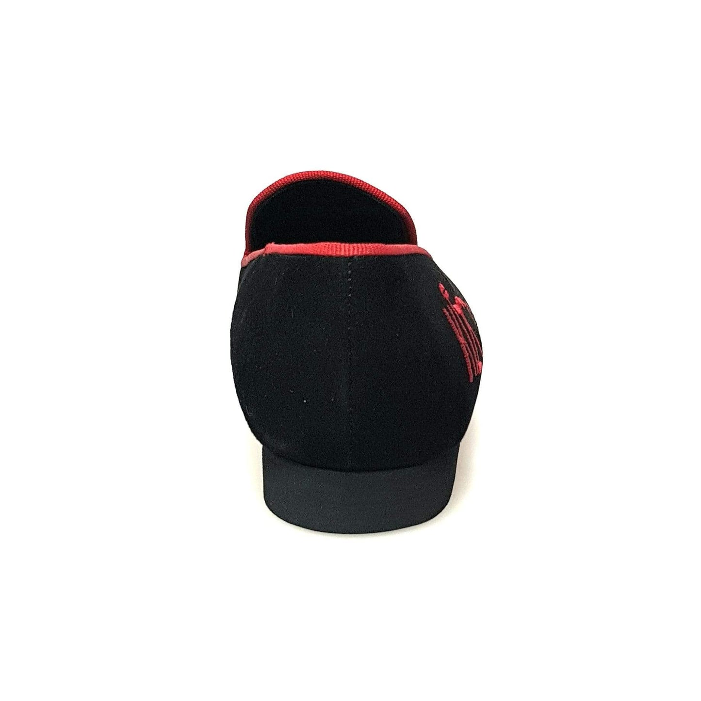 Mocassino in camoscio nero con profilo rosso e ricamo Kizmi, forma lunga, di marca Wish Dance Shop, elegante e raffinato.