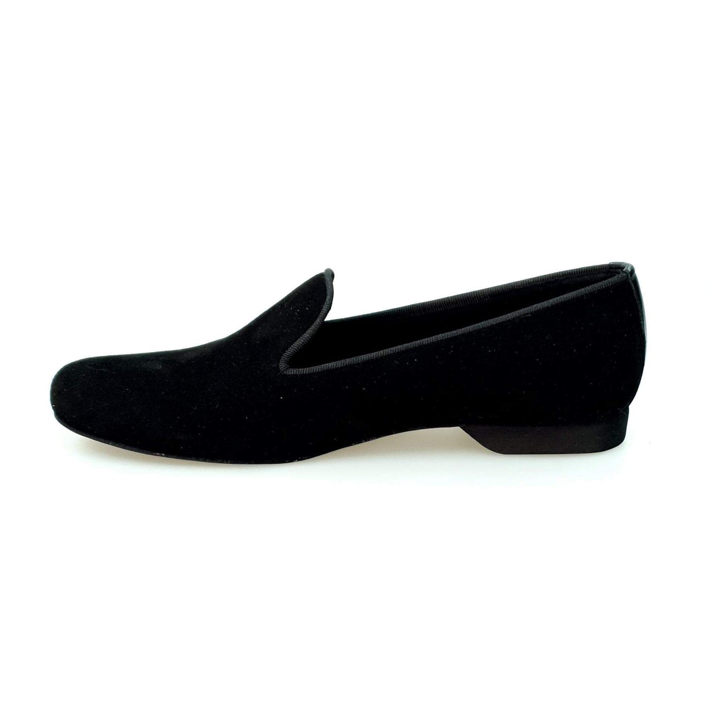 Mocassino da uomo Boris MS20 in camoscio nero con punta tonda, scarpa elegante e comoda in stile classico.