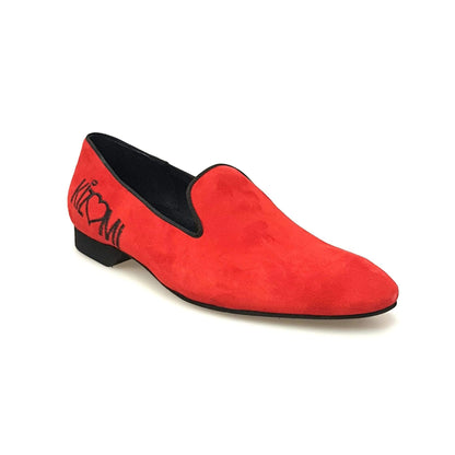 Mocassino uomo Barone Rosso KIZMI in camoscio rosso con dettagli ricamati, forma lunga e profilo nero, scarpa elegante.
