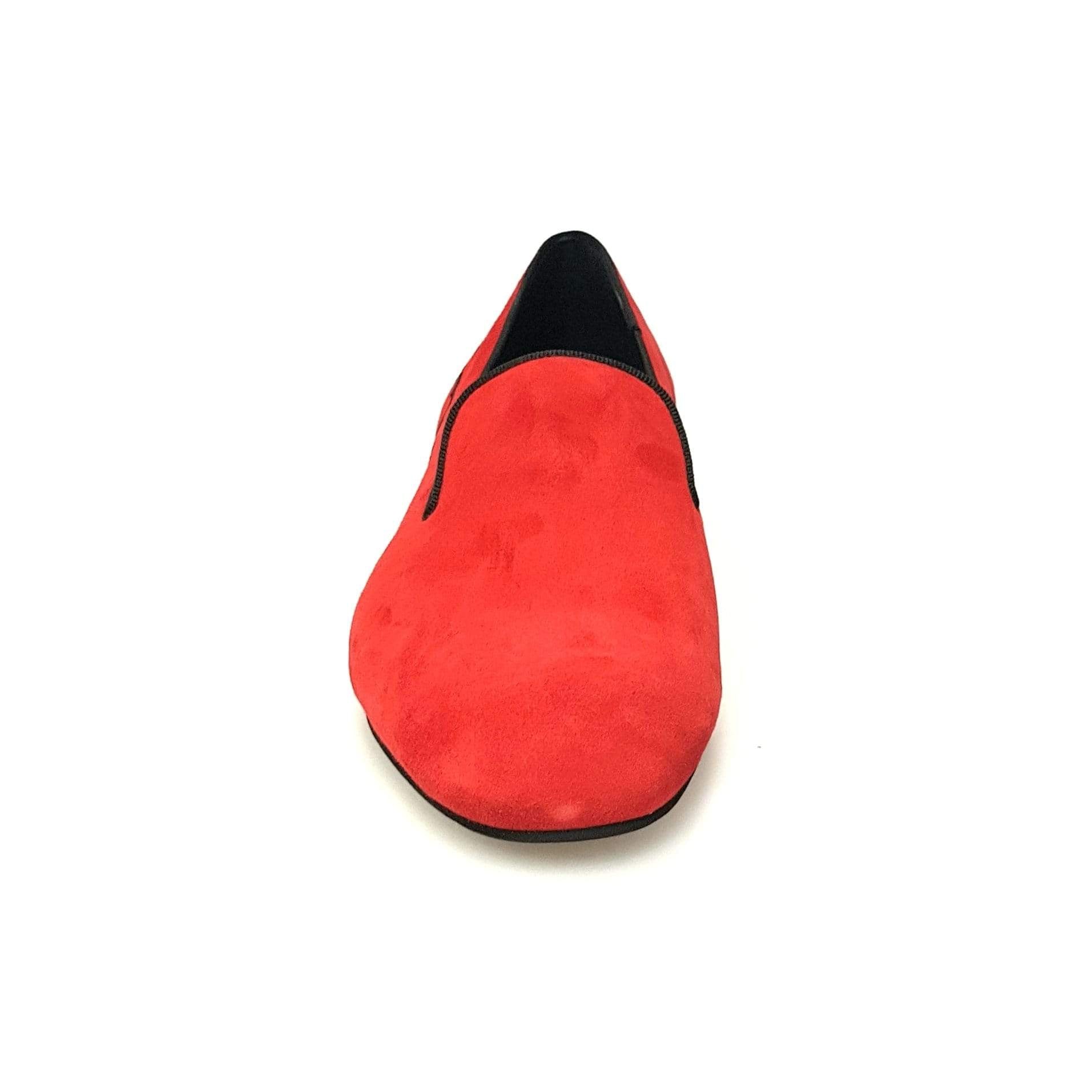 Mocassino da uomo Barone Rosso MS20 in camoscio rosso con dettagli ricamati neri, forma lunga, marca KIZMI.