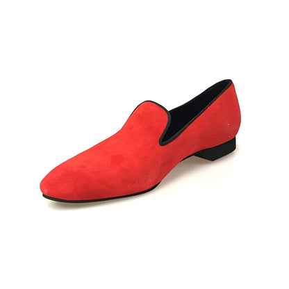 Scarpa da uomo Barone Rosso MS20 KIZMI in camoscio rosso con dettagli neri e ricamo, forma lunga.