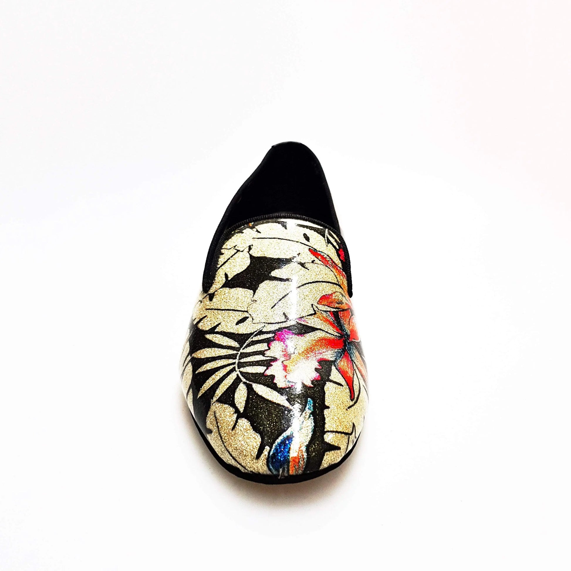 Mocassino da uomo Pasiòn MS20 in metalak tridimensionale Fleur Oro con profilo nero, forma lunga, progettato da Wish Dance Shop.