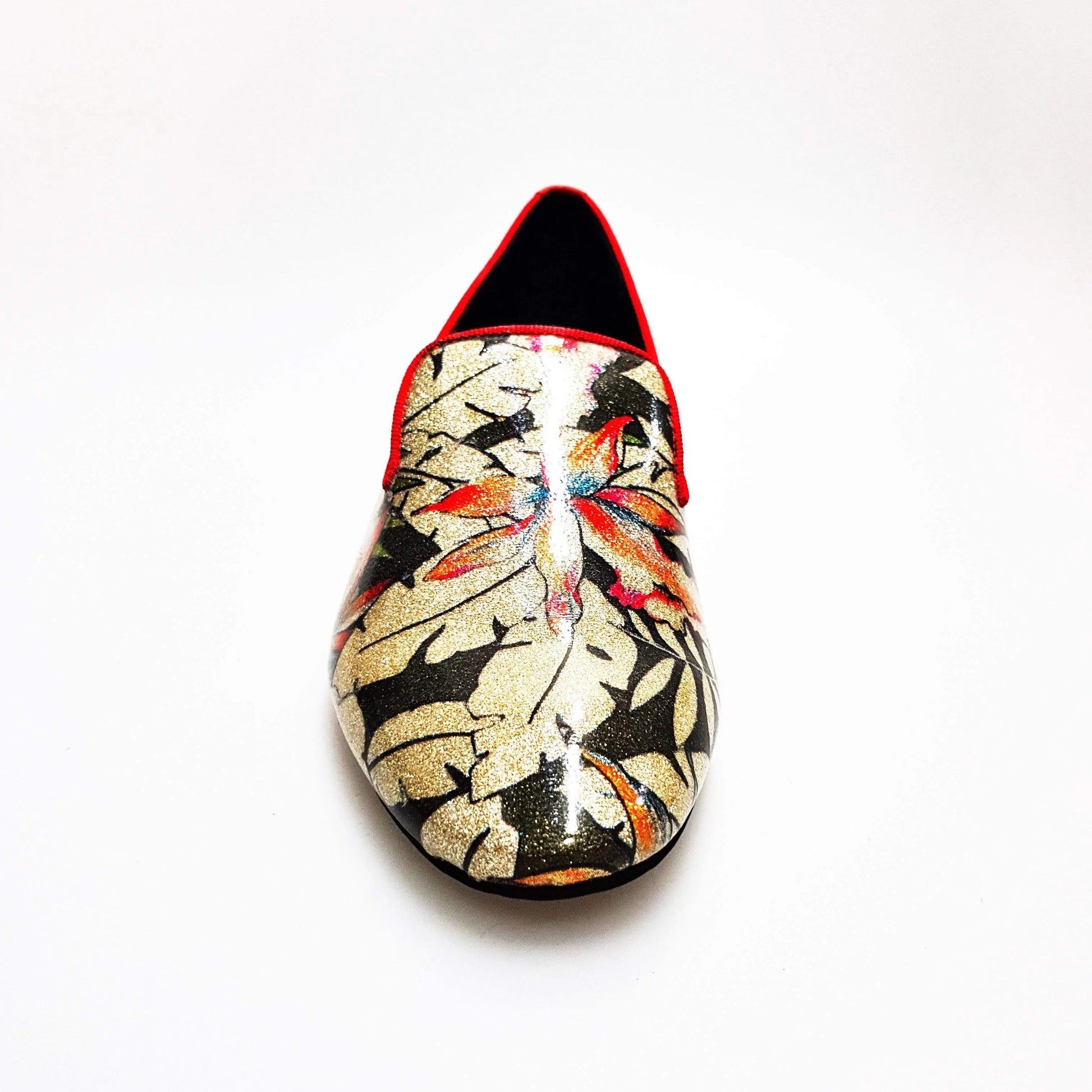 Mocassino da uomo Pasiòn MS20 Wish Dance Shop in metalak tridimensionale Fleur Oro con profilo rosso e forma lunga.
