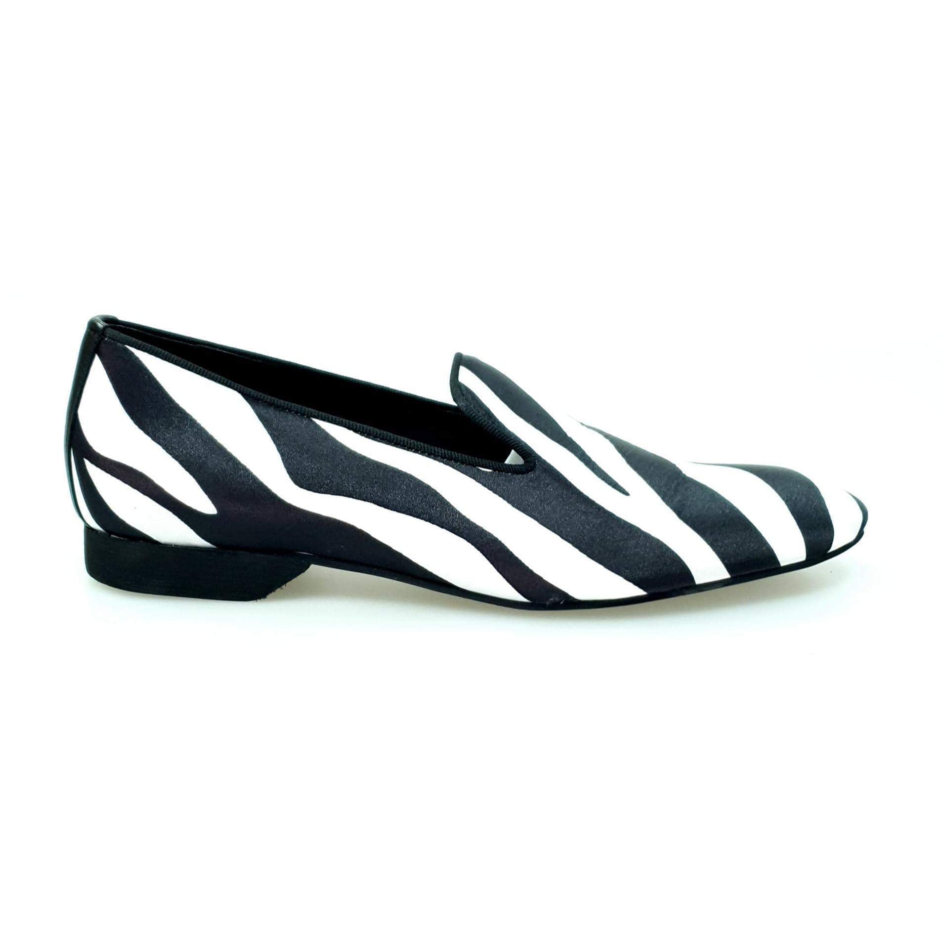 Scarpa da uomo Wish Dance Shop MS20 mocassino in raso seta zebrato con profilo nero e forma lunga, stile elegante e sofisticato