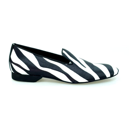 Scarpa da uomo Wish Dance Shop MS20 mocassino in raso seta zebrato con profilo nero e forma lunga, stile elegante e sofisticato