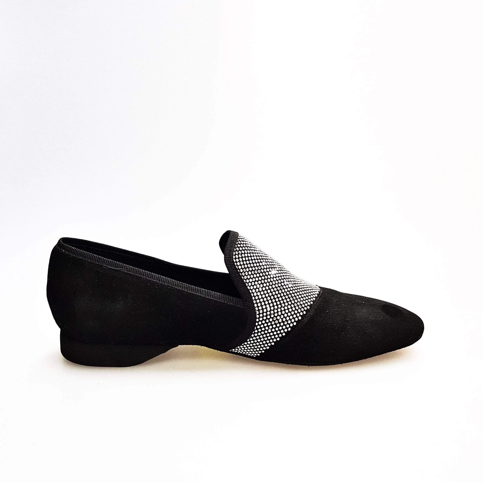 Mocassino uomo in camoscio nero con miniborchie argento lunga, scarpa elegante in stile moccasino Wish Dance Shop.