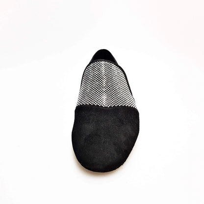 Mocassino uomo in camoscio nero con miniborchie argento lunga, scarpa Wish Dance Shop, elegante e raffinata con dettaglio brillante