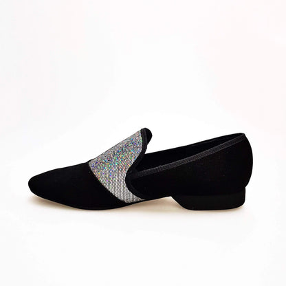 Scarpa mocassino uomo Aaron MS22 in camoscio nero con dettagli in tessuto boreale argento, stile elegante e moderno