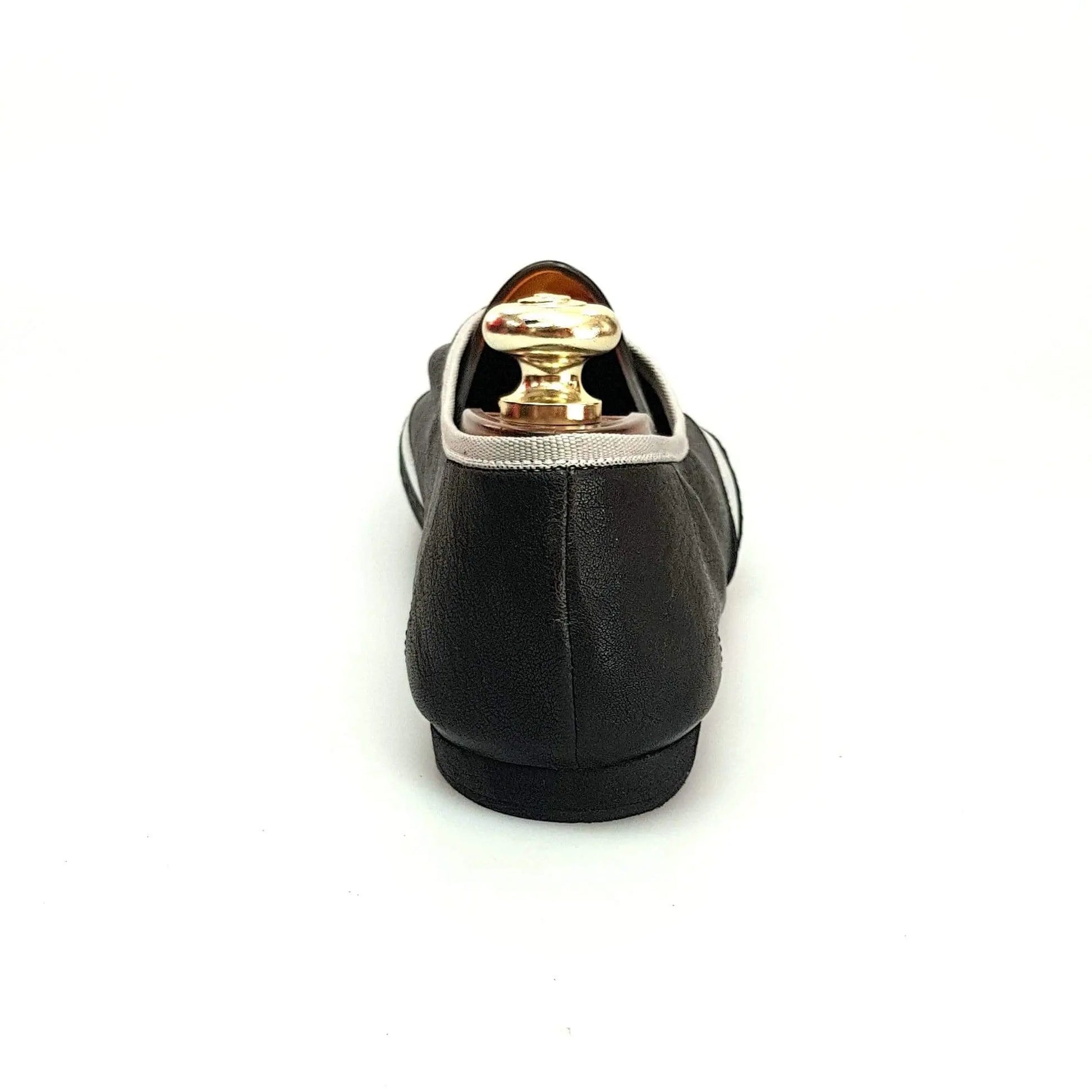 Scarpa jazz Eddy NY08 di Wish Dance Shop in pelle nera con inserto in pelle argento, design elegante e confortevole.