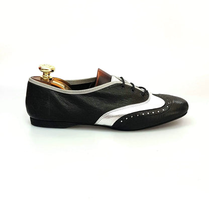 Scarpa jazz Eddy NY08 di Wish Dance Shop in pelle nera con inserto argento, comoda e elegante per ballo jazz.