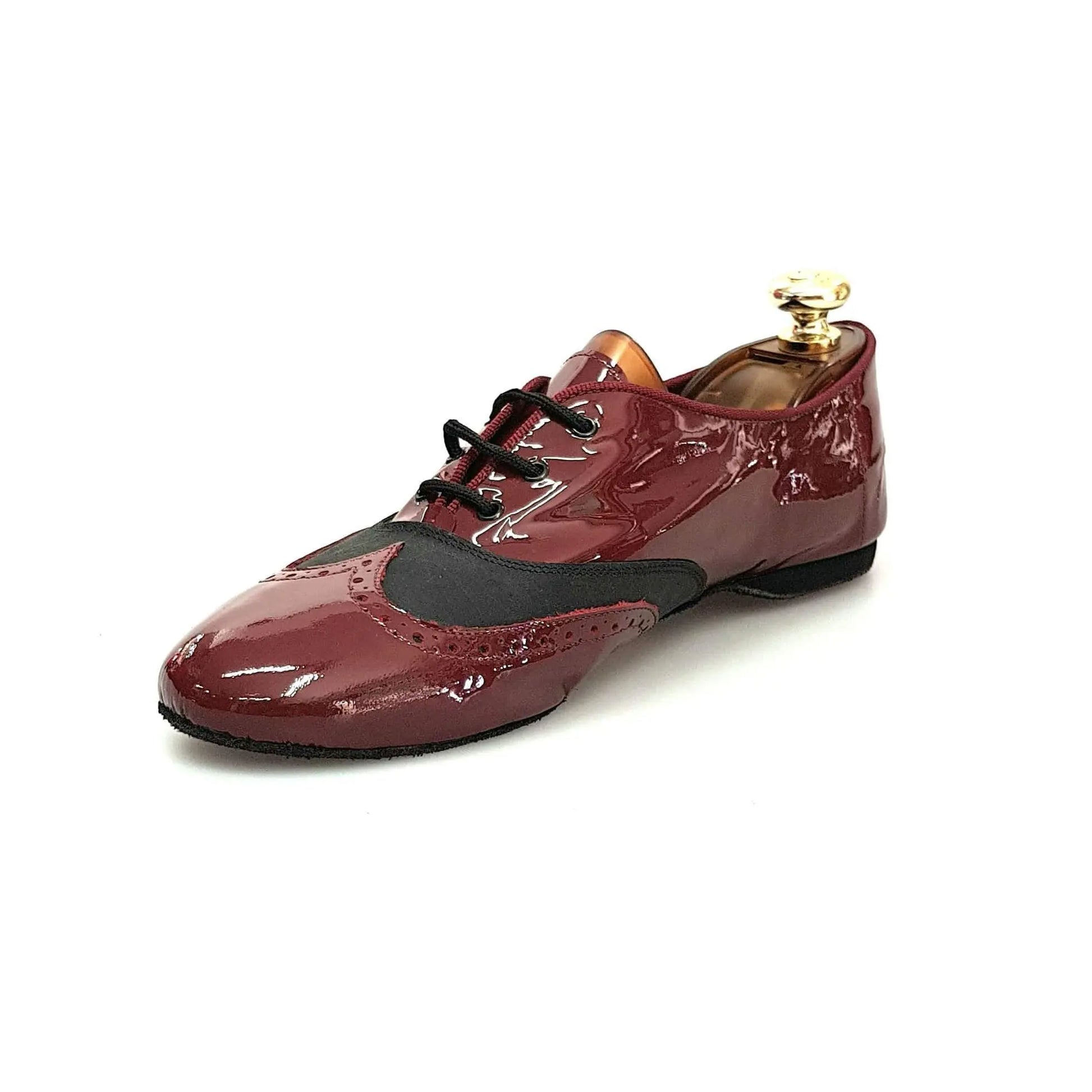 Scarpa jazz Eddy NY08 di Wish Dance Shop in vernice bordeaux e pelle nera, con suola in gomma e design elegante.