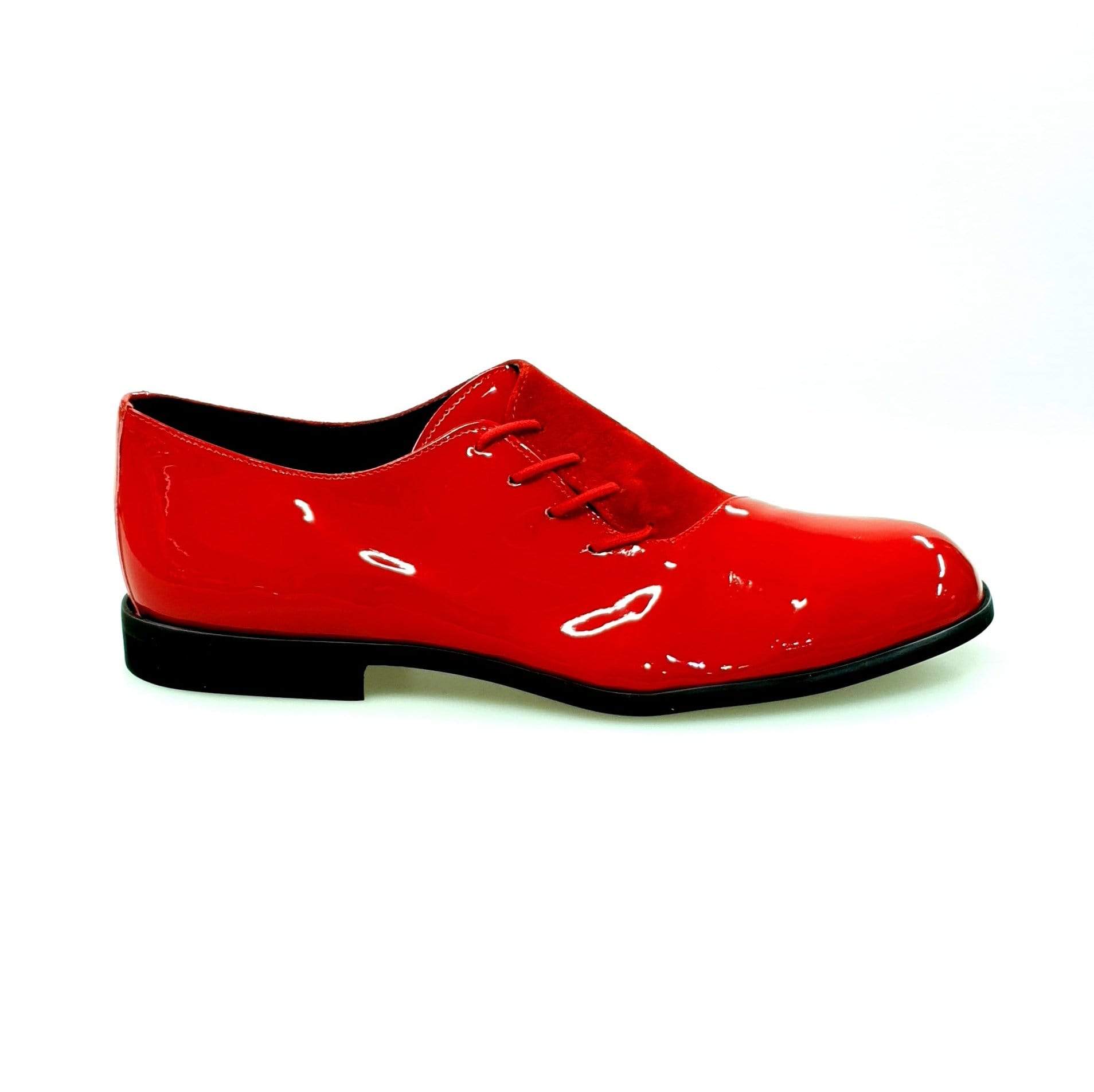 Scarpa da uomo PABLO PJ in vernice rossa e camoscio rosso, con suola in Microlight, dettagli eleganti e stile classico
