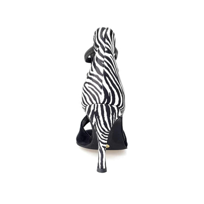 Sandalo da donna Night Zebra in camoscio nero con tacco rivestito in raso seta zebrato e dettagli elastici neri.