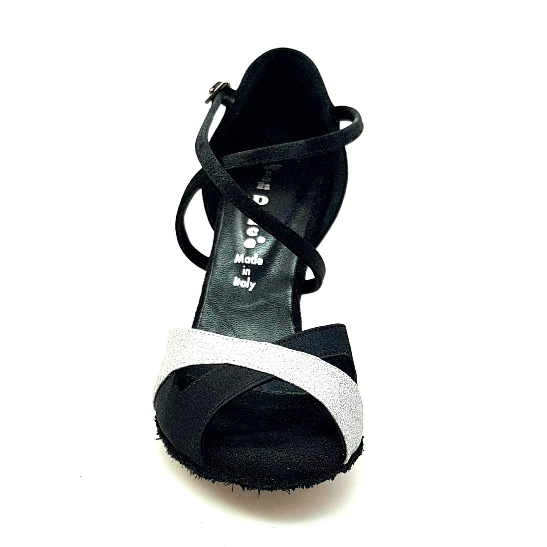 Scarpa da donna Ely QC in raso nero e glitter argento, con cinturino incrociato e tacco rocchetto, dettaglio elegante.