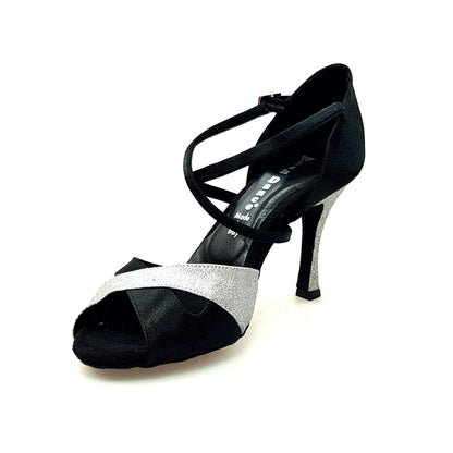 Scarpa da donna Ely QC in raso nero e glitter argento, con cinturino incrociato e tacco rocchettino, di Wish Dance Shop.