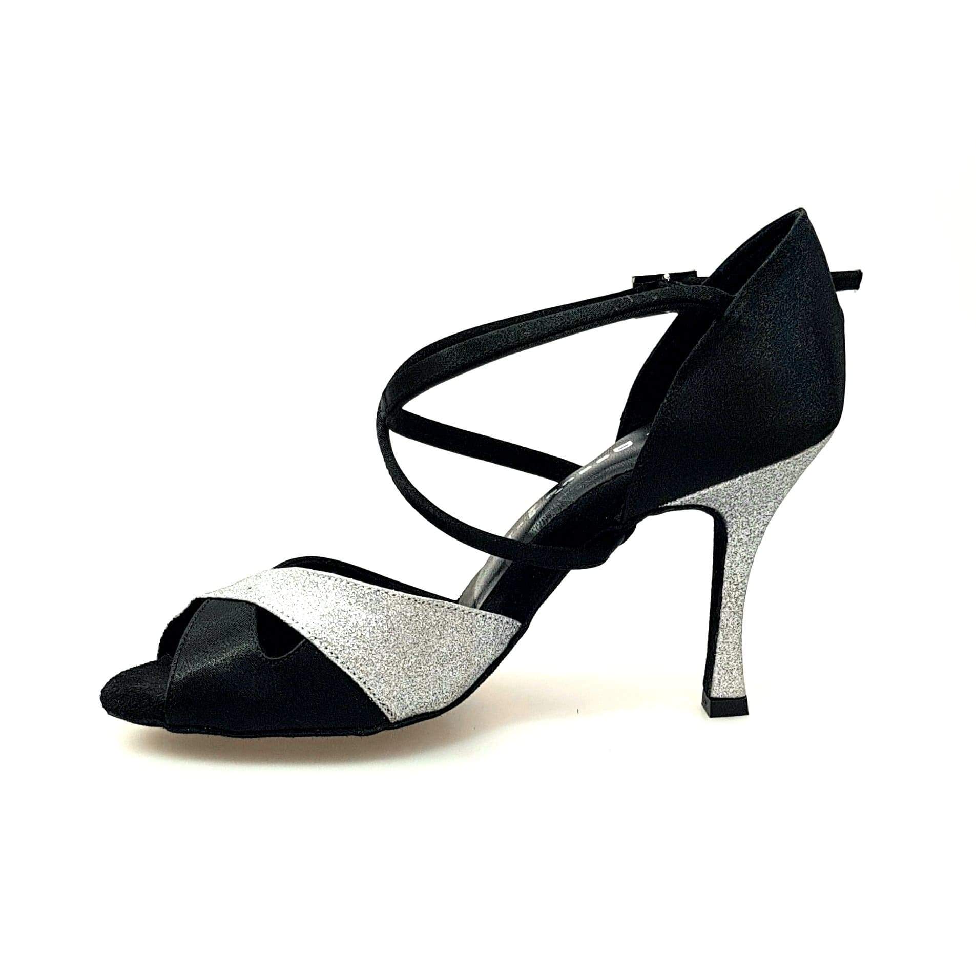Scarpa da donna Ely QC in raso nero e glitter argento con cinturino incrociato sul collo e tacco rocchetto, marca Wish Dance Shop.