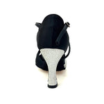 Cargar imagen en la Galería, Scarpa da donna Ely QC Wish Dance Shop in raso nero e glitter argento con cinturino incrociato e tacco rocchetto.
