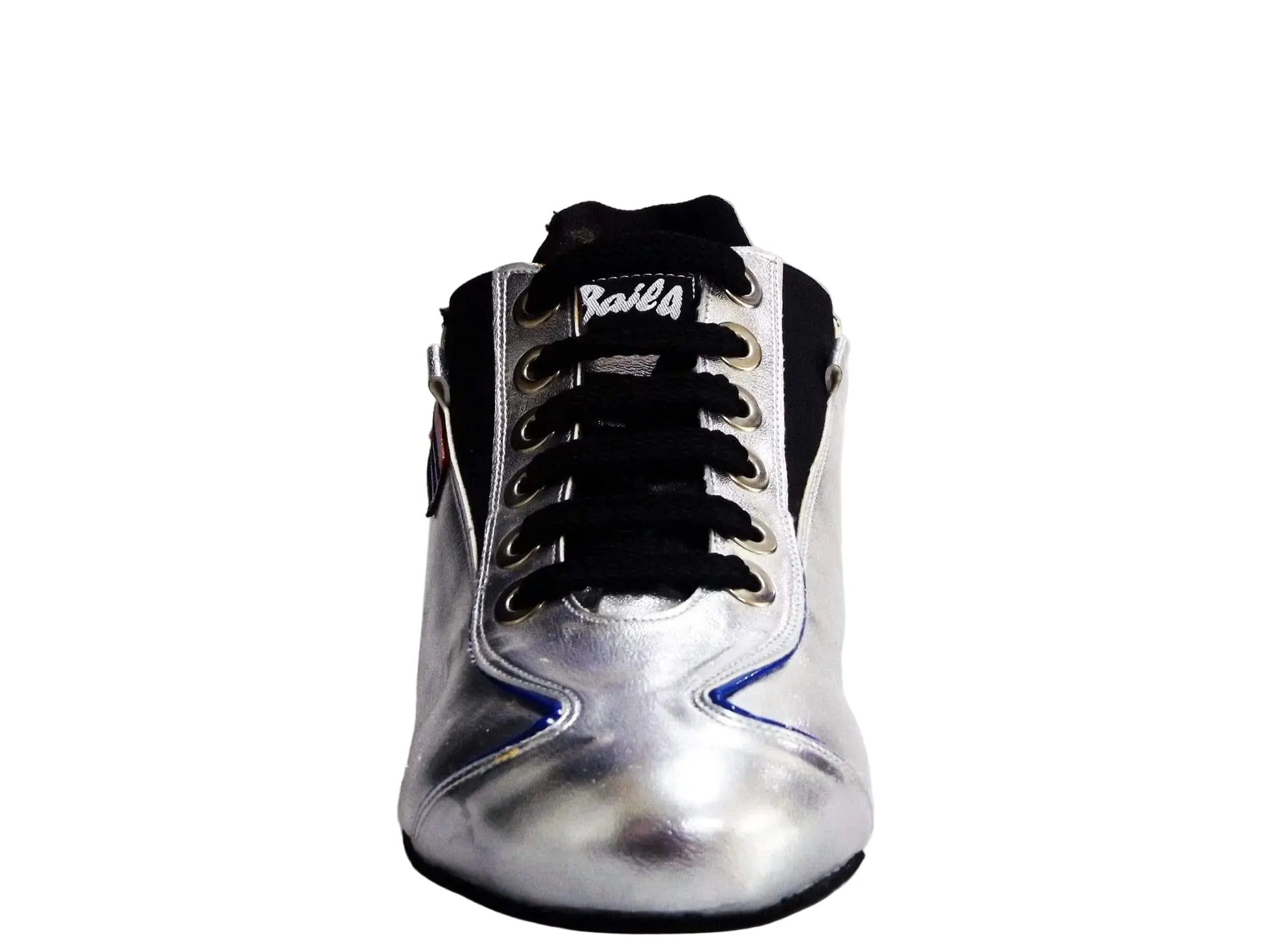 Sneaker Wish Dance Shop 113H Argento con profilo blu e dettagli bandierina cubana, stile casual e alla moda