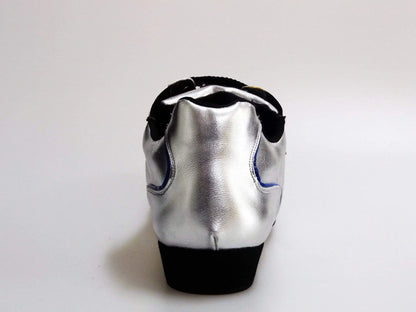 Sneaker 113H argento con profilo blu e bandierina cubana, modello Wish Dance Shop, vista frontale e dettagli di design
