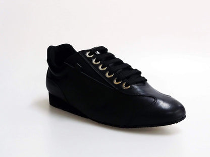 Sneaker 113H in pelle nera Horus, scarpa sportiva Wish Dance Shop con tomaia in pelle liscia e suola bianca.