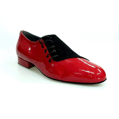 Scarpa da uomo Stardust in camoscio nero e vernice rossa, con design elegante e dettagli raffinati.