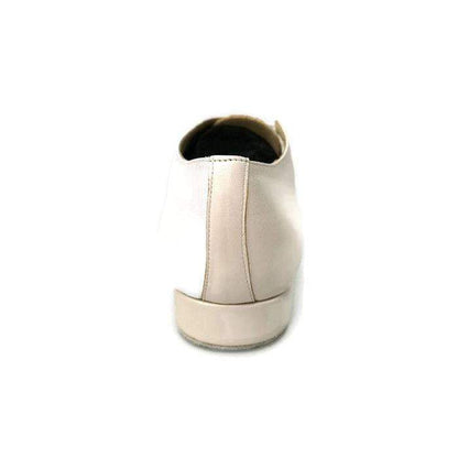 Scarpa da uomo Stardust MS19H in vitello avorio, bianco perlato, con design elegante e dettagli sofisticati.