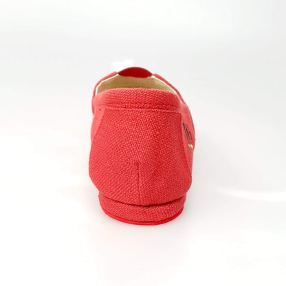 Espadrillas Tommy in tessuto rosso con suola naturale, comode e ideali per l'estate, vista dall'alto.