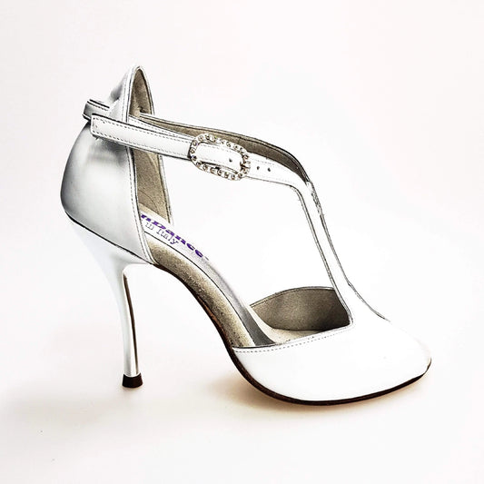 Scarpa da donna Wishdance ELIDE in pelle bianca con dettagli argento, tacco a spillo laminato e profili argentati.