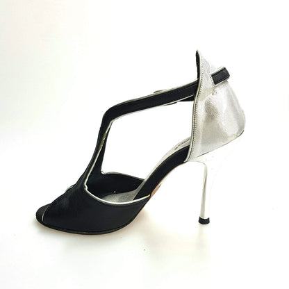 Scarpa da donna Wishdance ELIDE (401) in pelle nera con dettagli lurex argento, elegante e versatile.