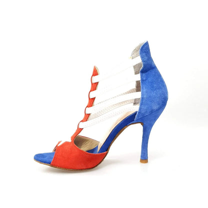 Sandalo da donna Wish Dance Lilith in camoscio rosso e blu con dettagli ispirati alla bandiera di Cuba, stile elegante e colorato.
