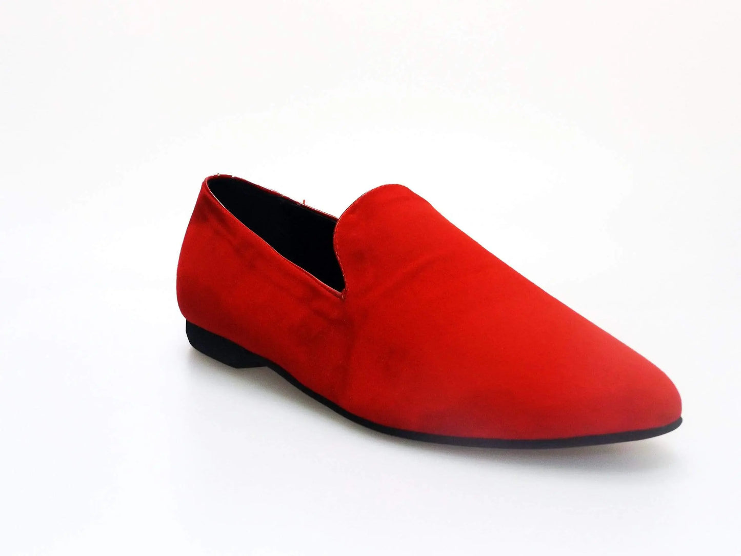 Scarpa mocassino da uomo Wishdance in camoscio rosso, elegante e confortevole, con dettagli raffinati e suola robusta.