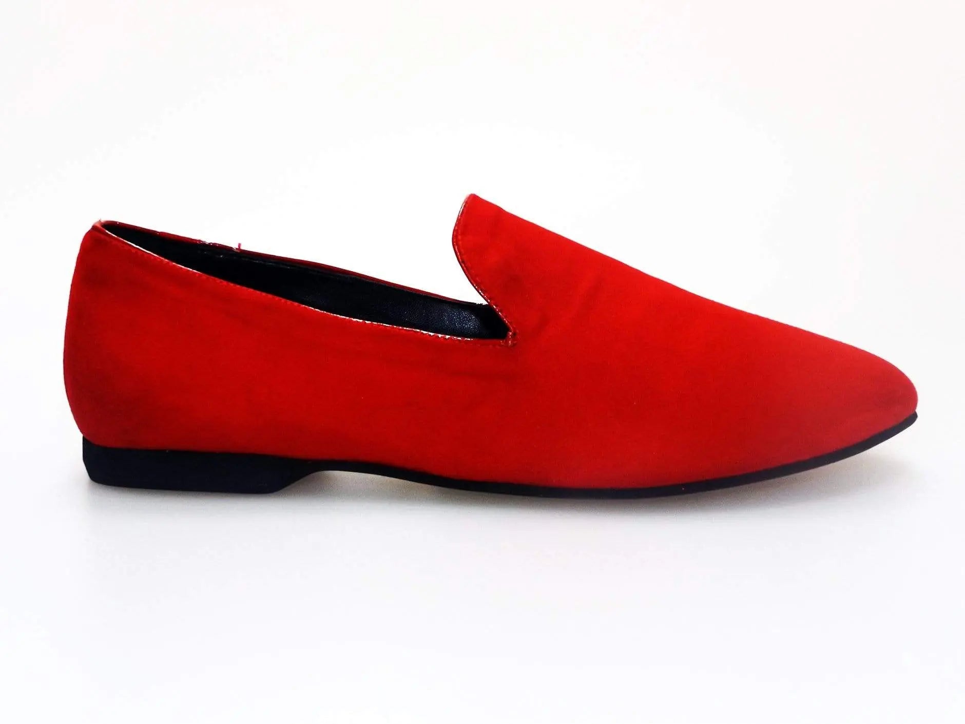Scarpa mocassino da uomo Wishdance in camoscio rosso, elegante e confortevole, con dettagli classici e suola robusta.