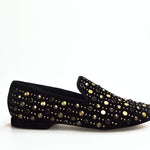 Load image into Gallery viewer, Wishdance Mocassino Jack Sparrow in Camoscio nero Swarovski Neri incastonati con Borchie grandi e piccole  dorate
