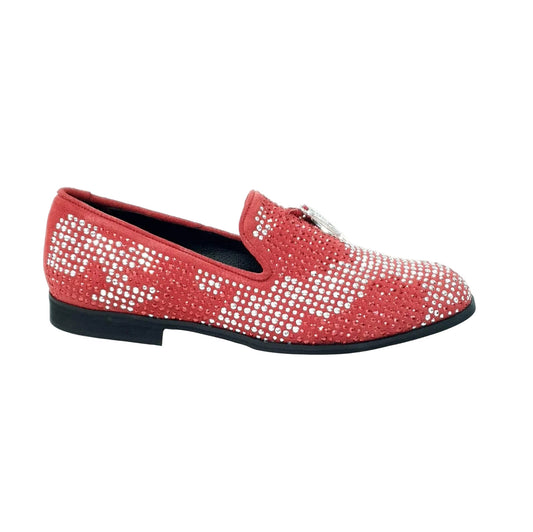 Mocassino da uomo Wishdance Lion Red Silver in camoscio rosso con miniborchie laminate rosse e argento, dettaglio zanne.