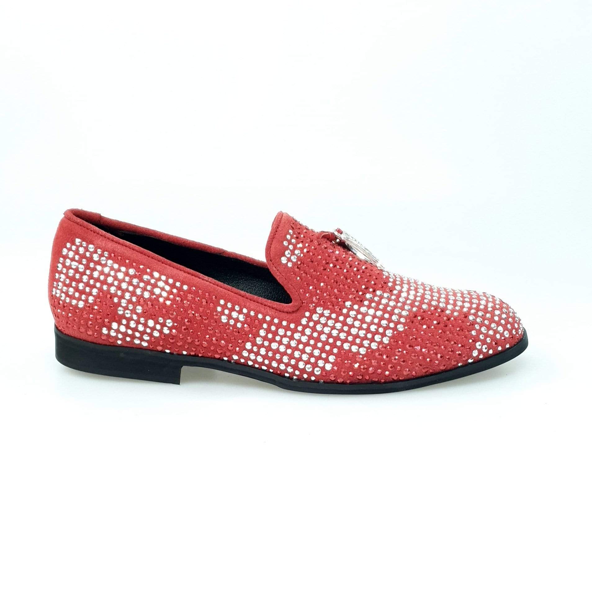 Mocassino da uomo Wishdance Lion Red Silver in camoscio rosso con miniborchie laminate rosse e argento, dettaglio zanne.