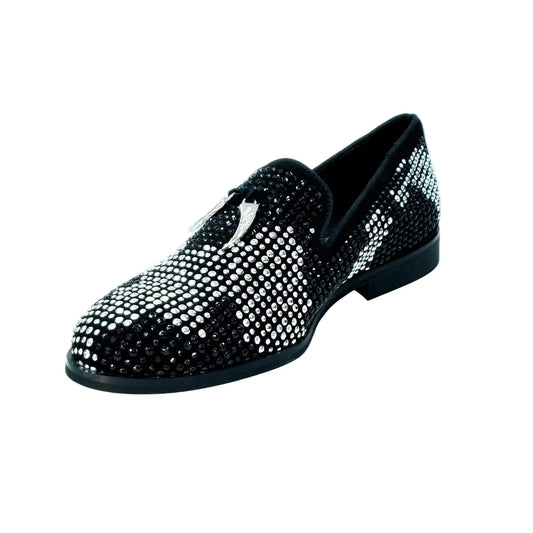 Mocassino da uomo Wishdance Lion Black Silver in camoscio nero con miniborchie nere e argento, dettagli di zanne in argento.